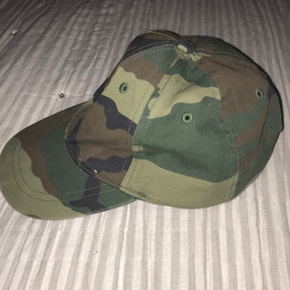 Camo Hat - Picture 2 of 4